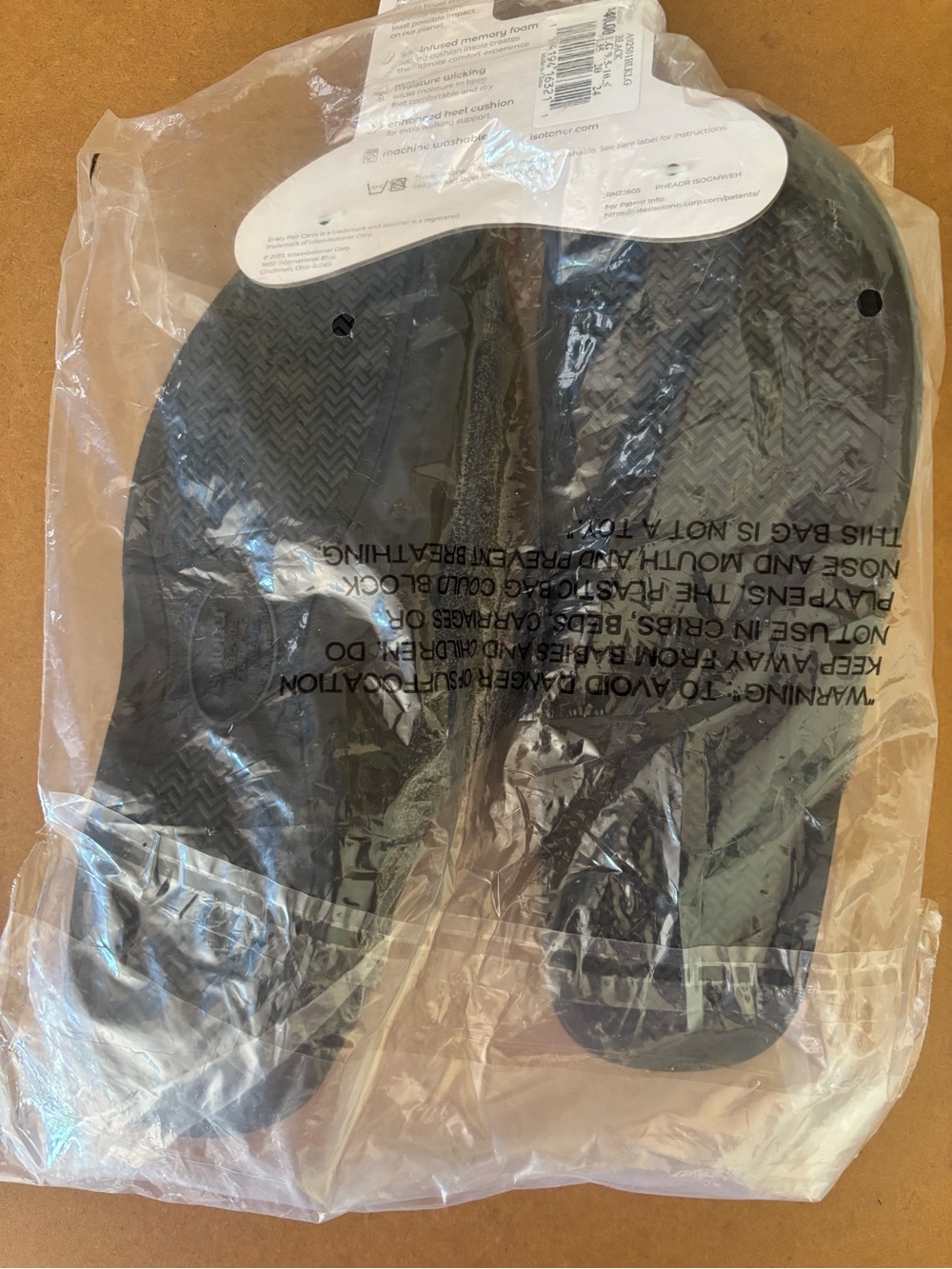 isotoner Black Men’s Slip-On Memory Foam House Slippers Size 9.5-10.5 - Picture 2 of 5